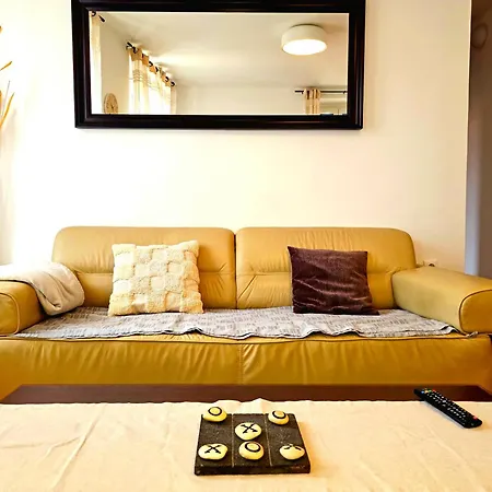 Square View Apartment