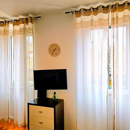 Square View Apartment *
