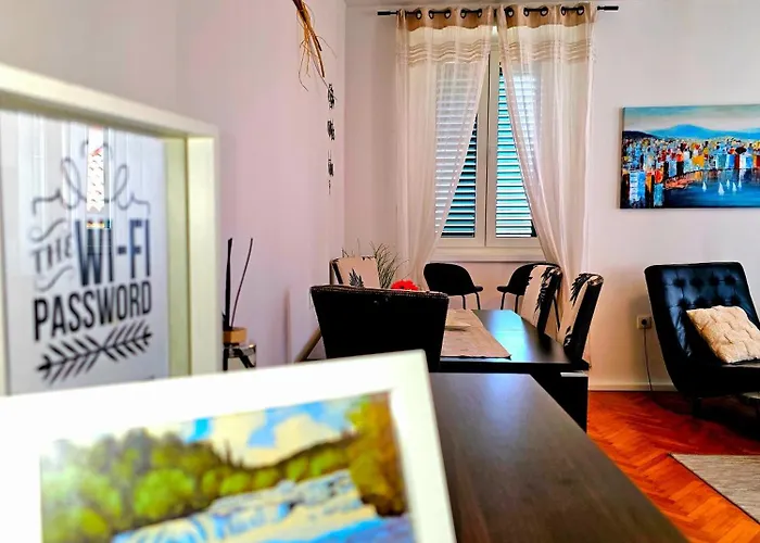 Square View Apartmán